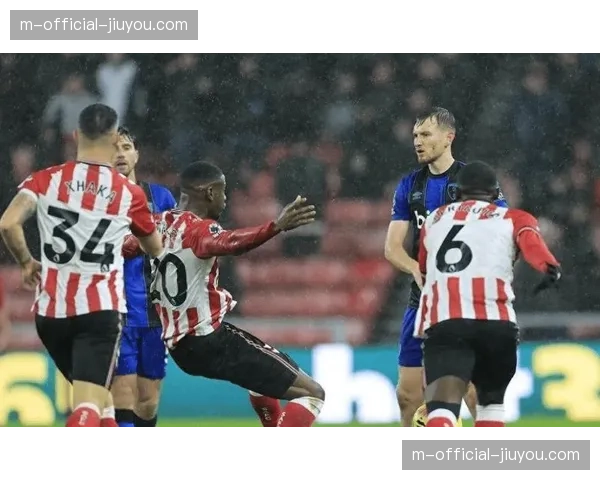 利兹联对阵桑德兰 升班马防守组织成比赛看点 利兹联对阵桑德兰 升班马防守组织成比赛看点